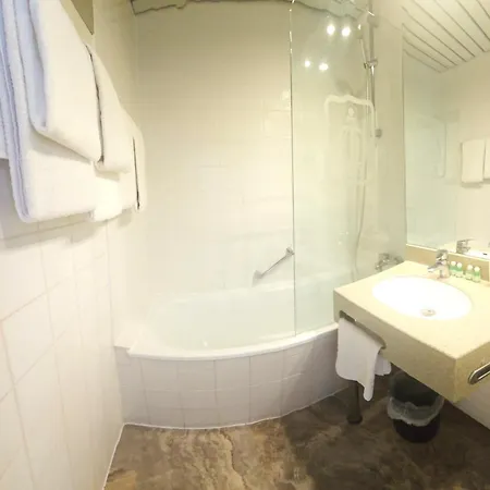 ケーニヒスホーフ ジ アートハウス ホテル 3*